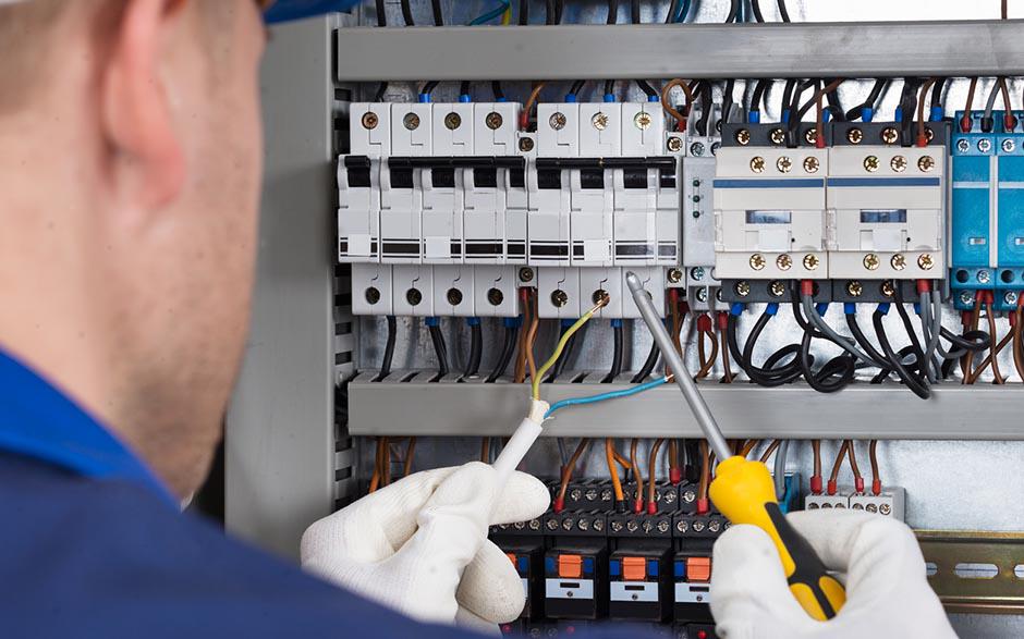 cherche électricien Villepreux