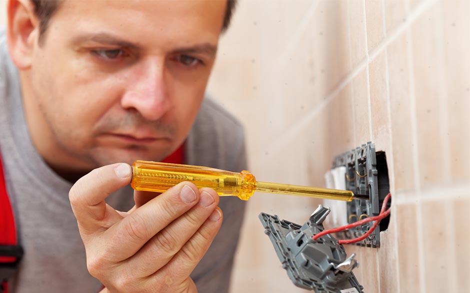 cherche électricien Villepreux